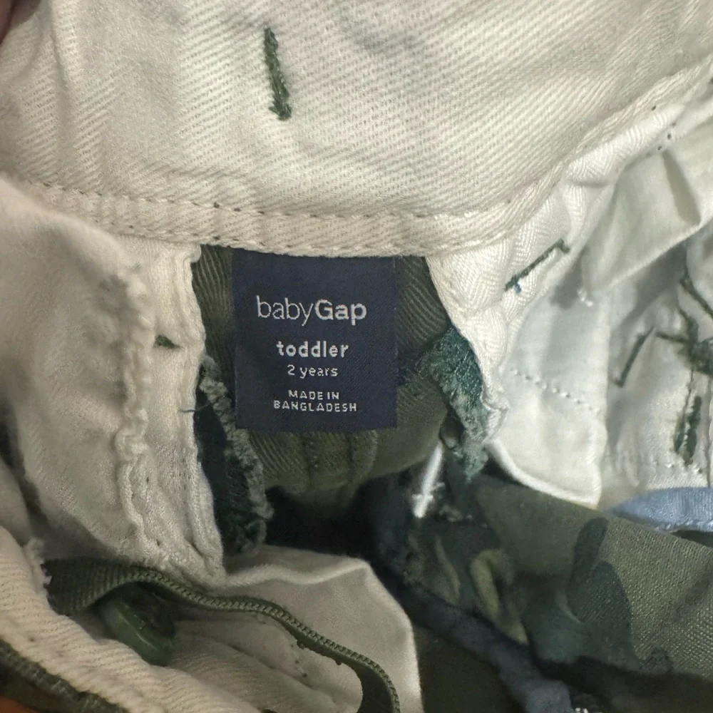 GAP Kids Camouflage Cargo Pants - Picture 3 of 3